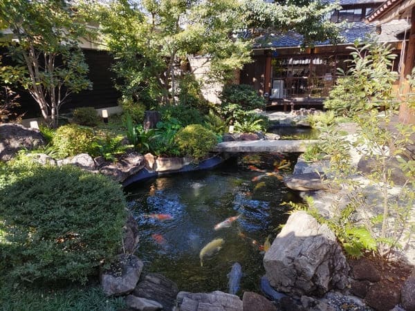 うな富士 白壁別邸の日本庭園