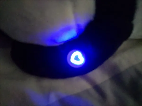 おやすみグースピーの電源ボタンはとても明るい、眩しい